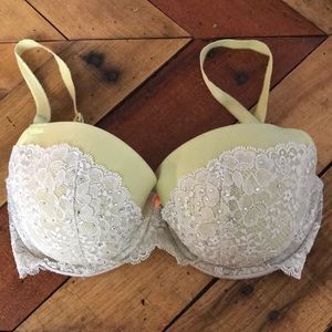 Victoria’s Secret yellow T-shirt bra 32DD